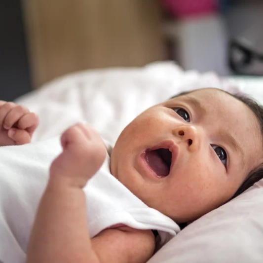 baby waiting Clenching hands